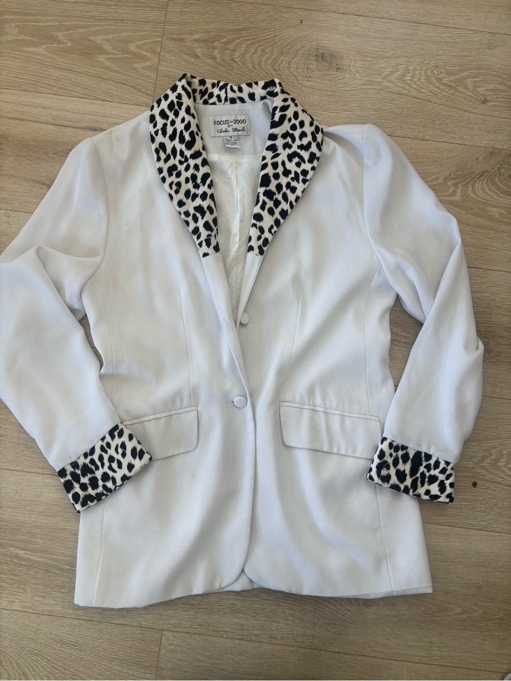 Focus 2000 Y2K Vintage White Blazer with Black Leopard Trim